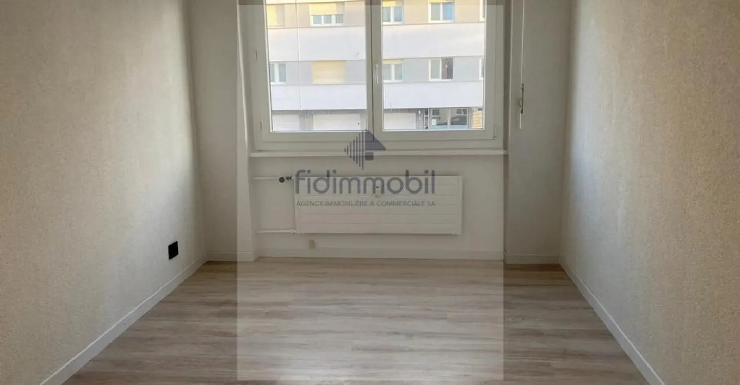 Fully renovated 3.5-room apartment in a quiet neighborhood - Photo 4 of 5