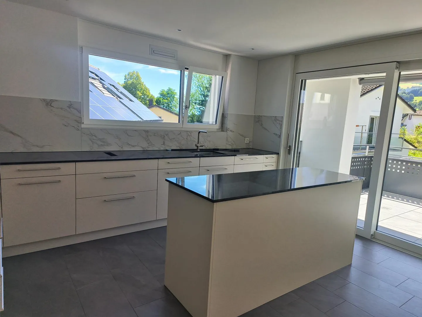 Appartamento duplex moderno di 4,5 locali a Wollerau – Disponibile da subito! - Foto 1 di 7