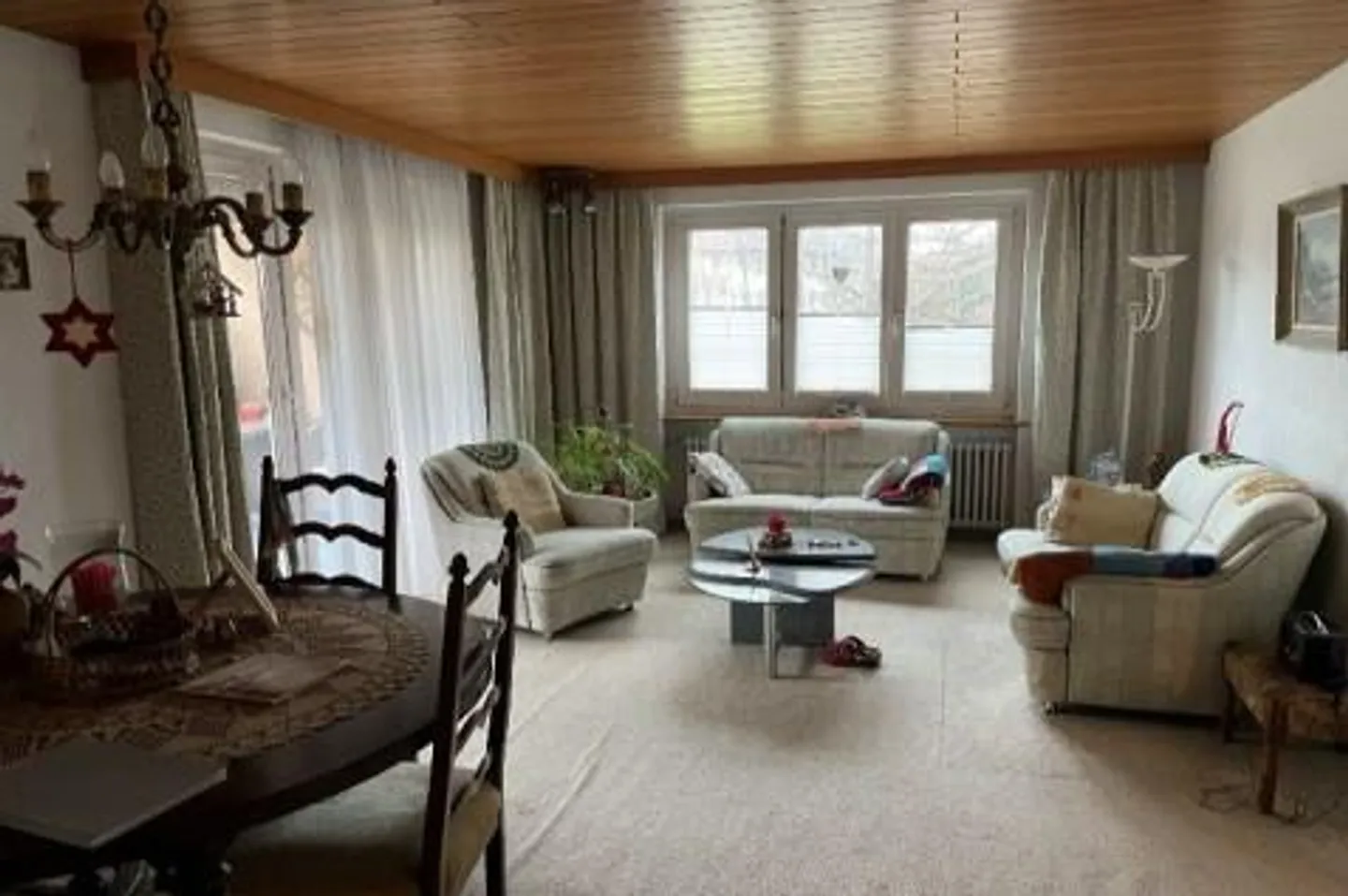 Charmante maison individuelle de 4,5 pièces dans un emplacement central - Photo 3 sur 13