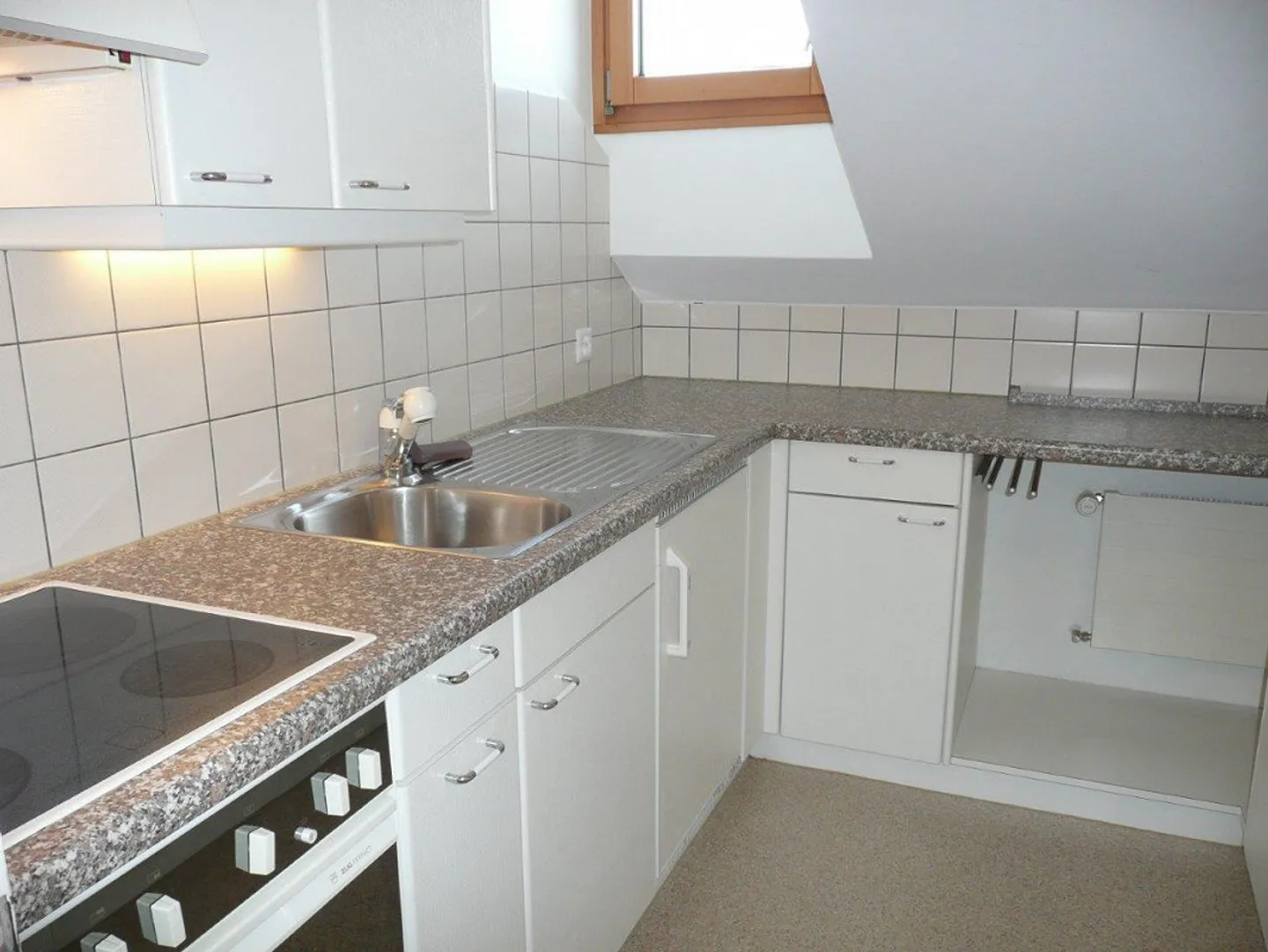 appartamento mansardato luminoso - Foto 2 di 6