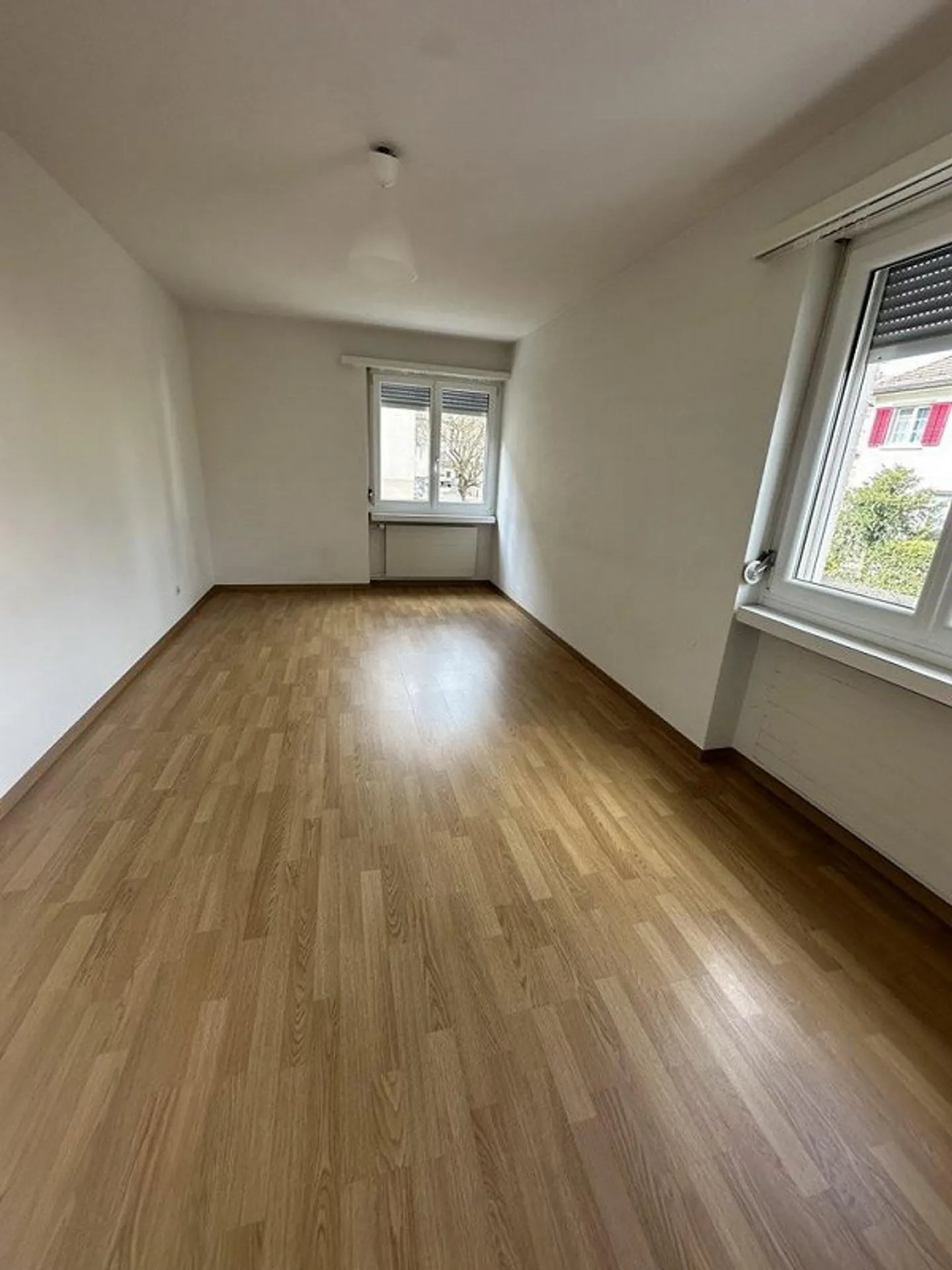 Appartement spacieux à Zürich-Oerlikon - Photo 4 sur 7