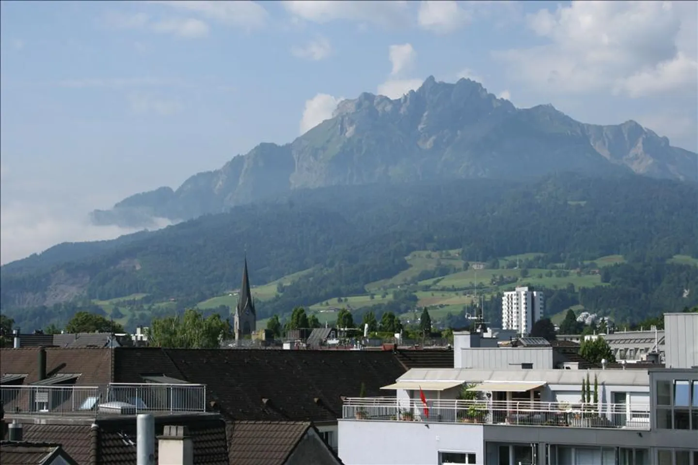 Renting without deposit - Large, sunny rooftop terrace... - Photo 5 of 7