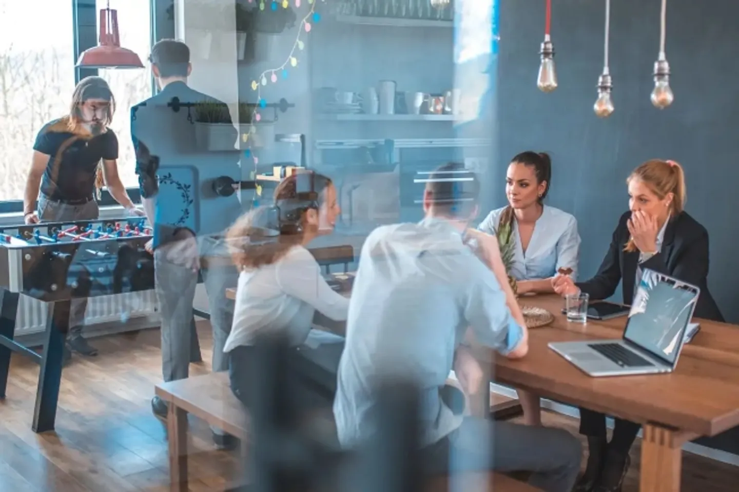 «OH!FFICE» - Votre nouvel espace de travail pour une utilisation temporaire à Aeschenplatz à Bâle - Photo 3 sur 11