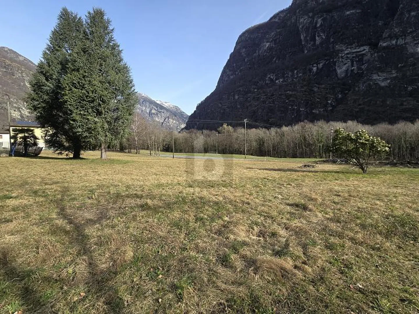 AMPIO E SOLEGGIATO IN POSIZIONE TRANQUILLA - Foto 5 di 6