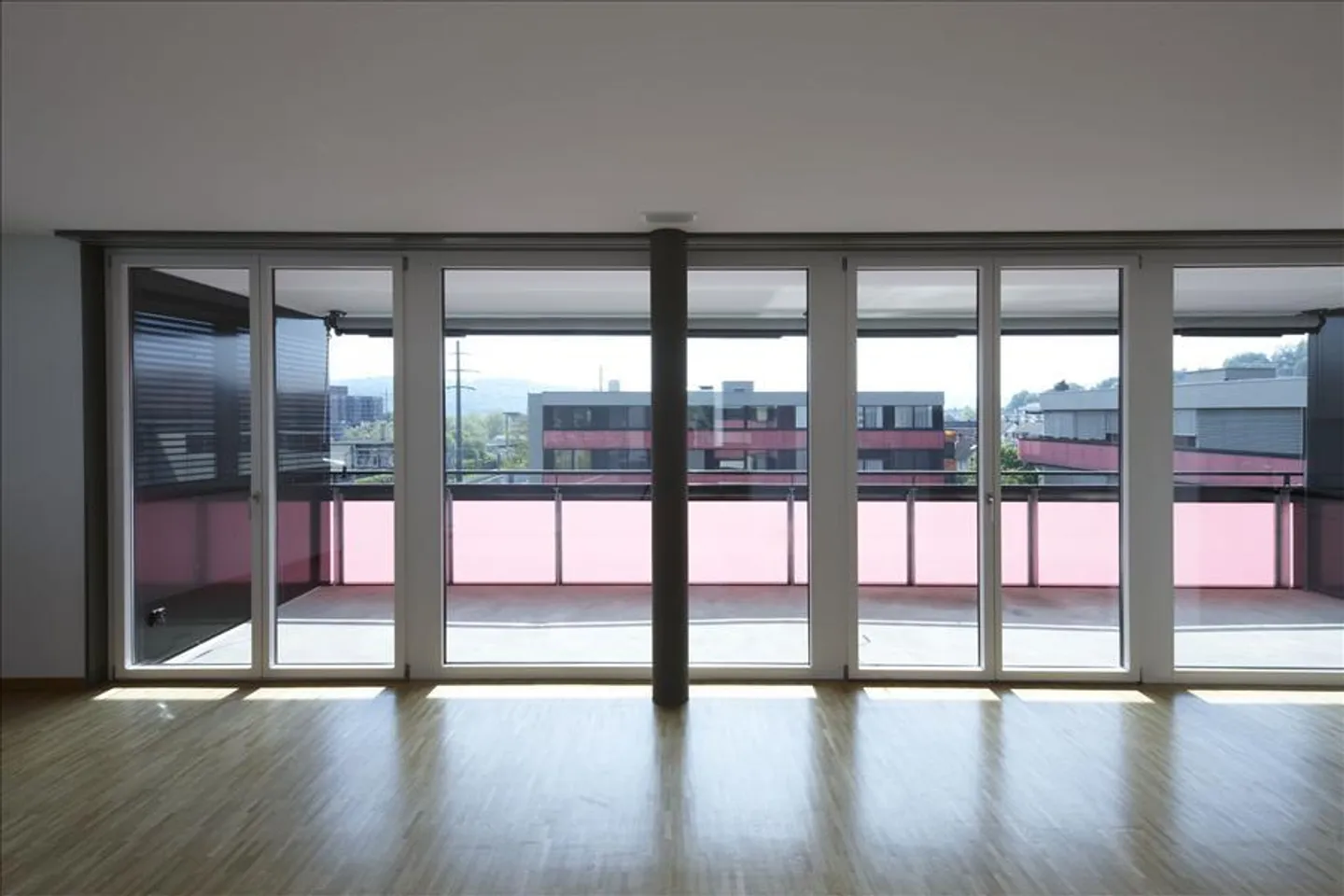 Vivere moderno in una posizione tranquilla "Affittare senza deposito" - Foto 3 di 7