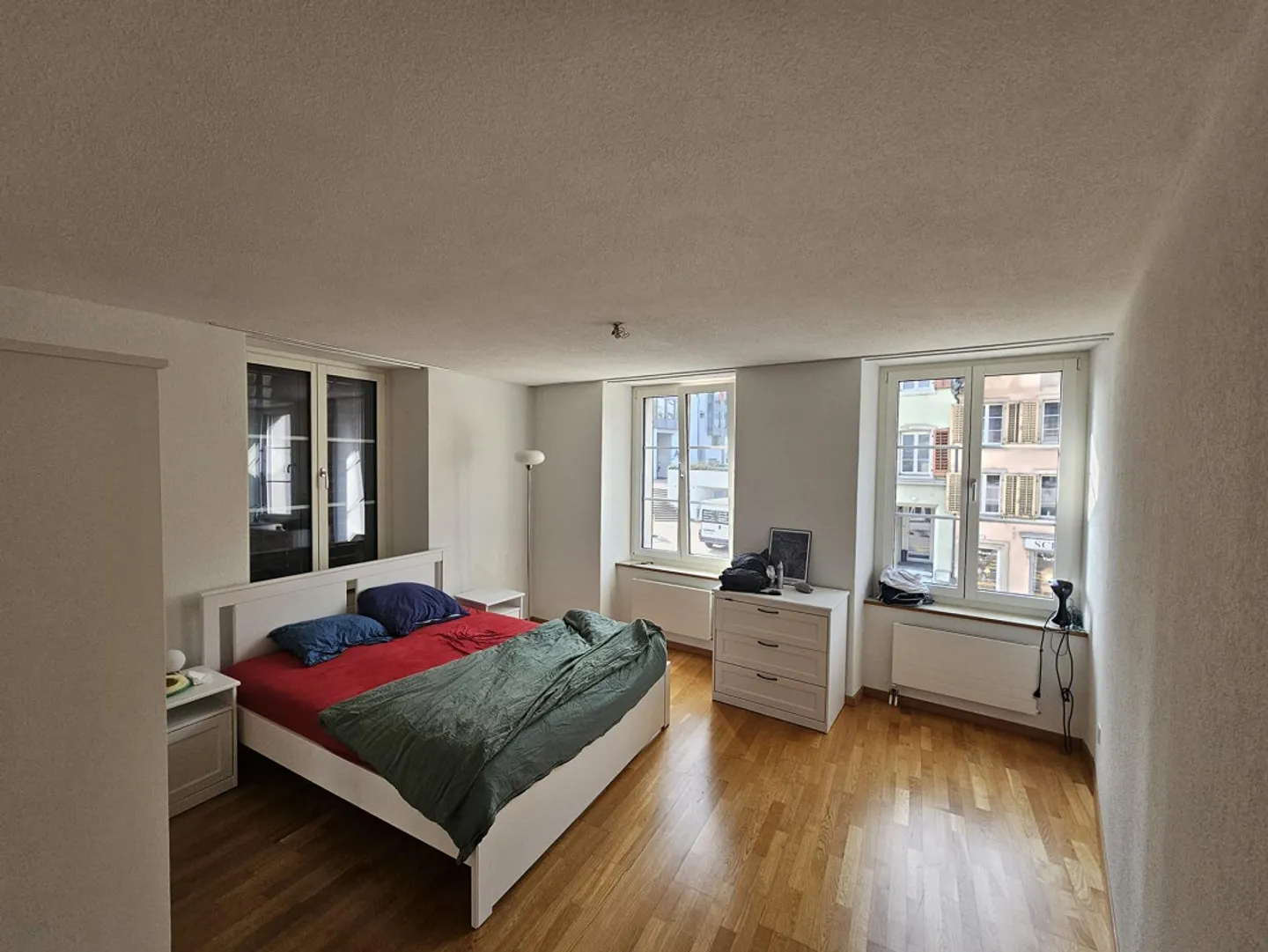 Bellissimo e accogliente appartamento di 3,5 stanze in affitto nel centro città - Foto 3 di 7