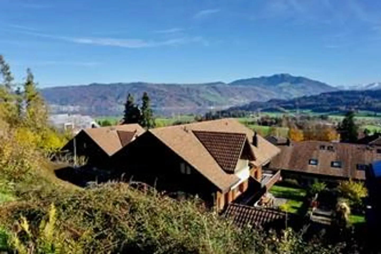 Casa Doppia Familiare in una Bella e Elevata Posizione - Foto 1 di 29