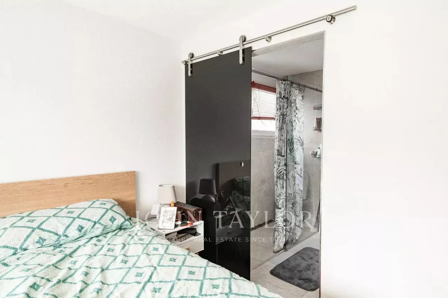 Villa de Maison de Rangée en Style Semi-Détaché + Sous-Sol, avec Jardin - Photo 6 sur 8