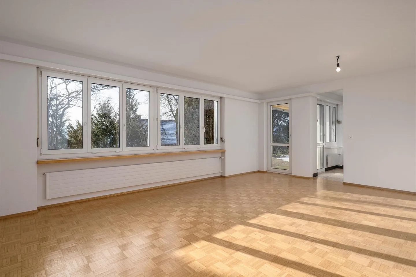 Sonniger Rückzugsort an erhöhter Lage - Foto 2 von 8