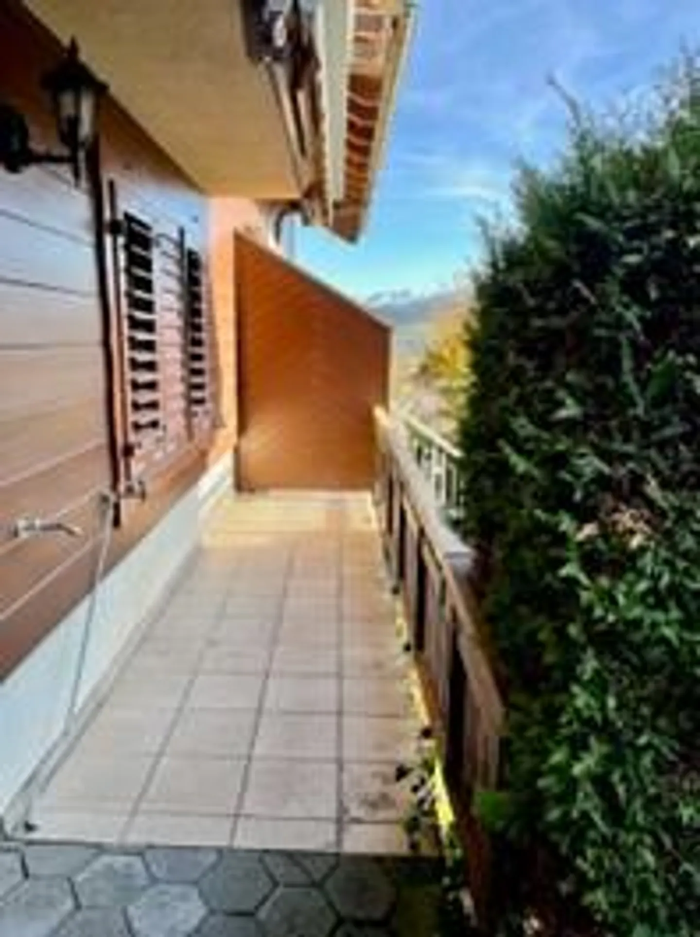 Casa Doppia Familiare in una Bella e Elevata Posizione - Foto 26 di 29