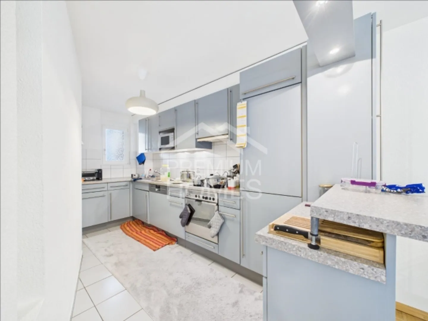 Dream Home in Ground Floor Apartment + Hobby Room - Photo 4 of 4