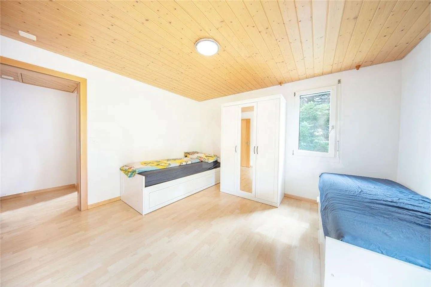 Grande maison avec appartement de 5.5 pièces et restaurant, Sattel-Hochstuckli SZ - Photo 5 sur 13