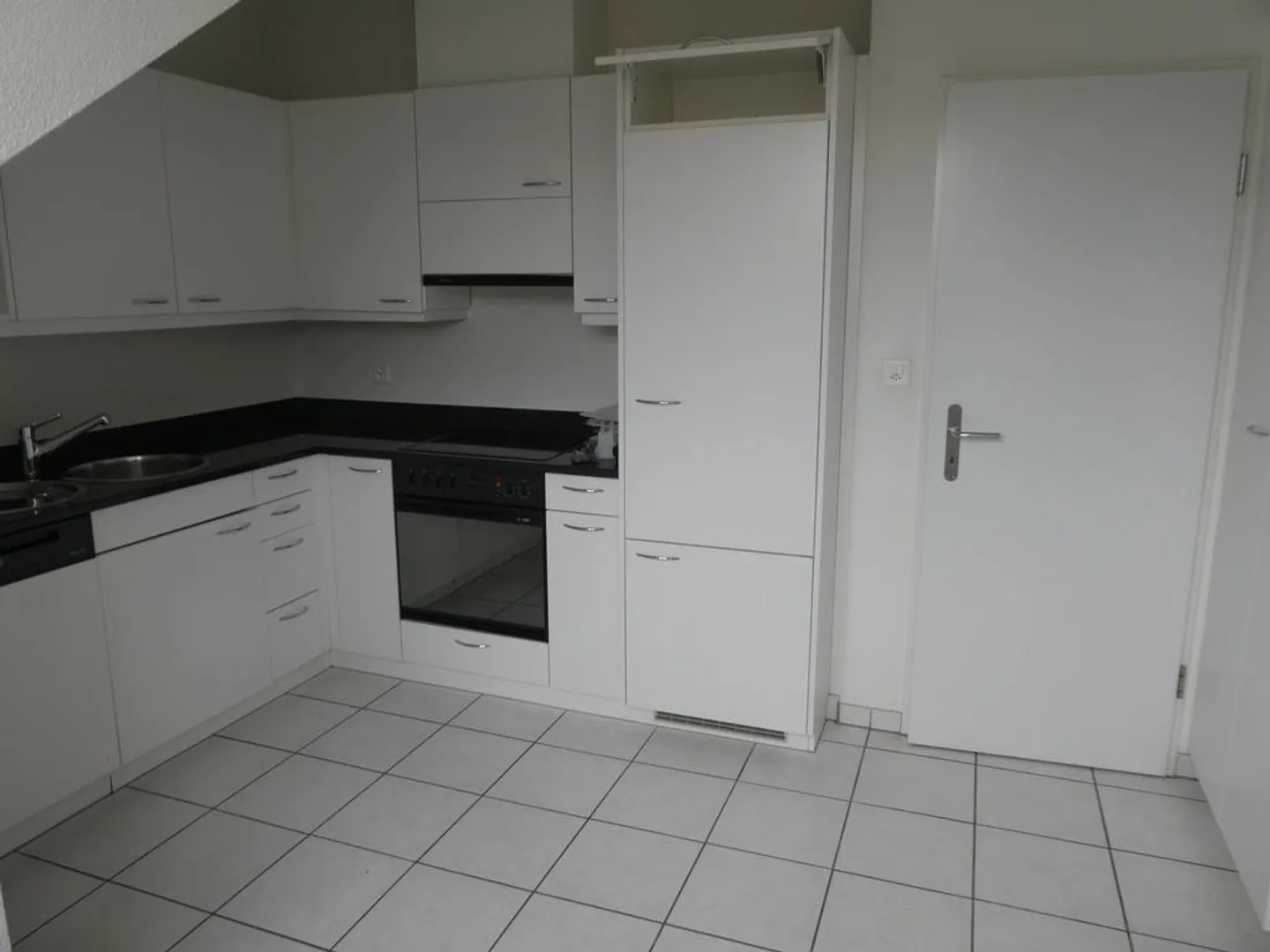 Penthouse avec grande terrasse dans un développement adapté aux familles - Photo 3 sur 12