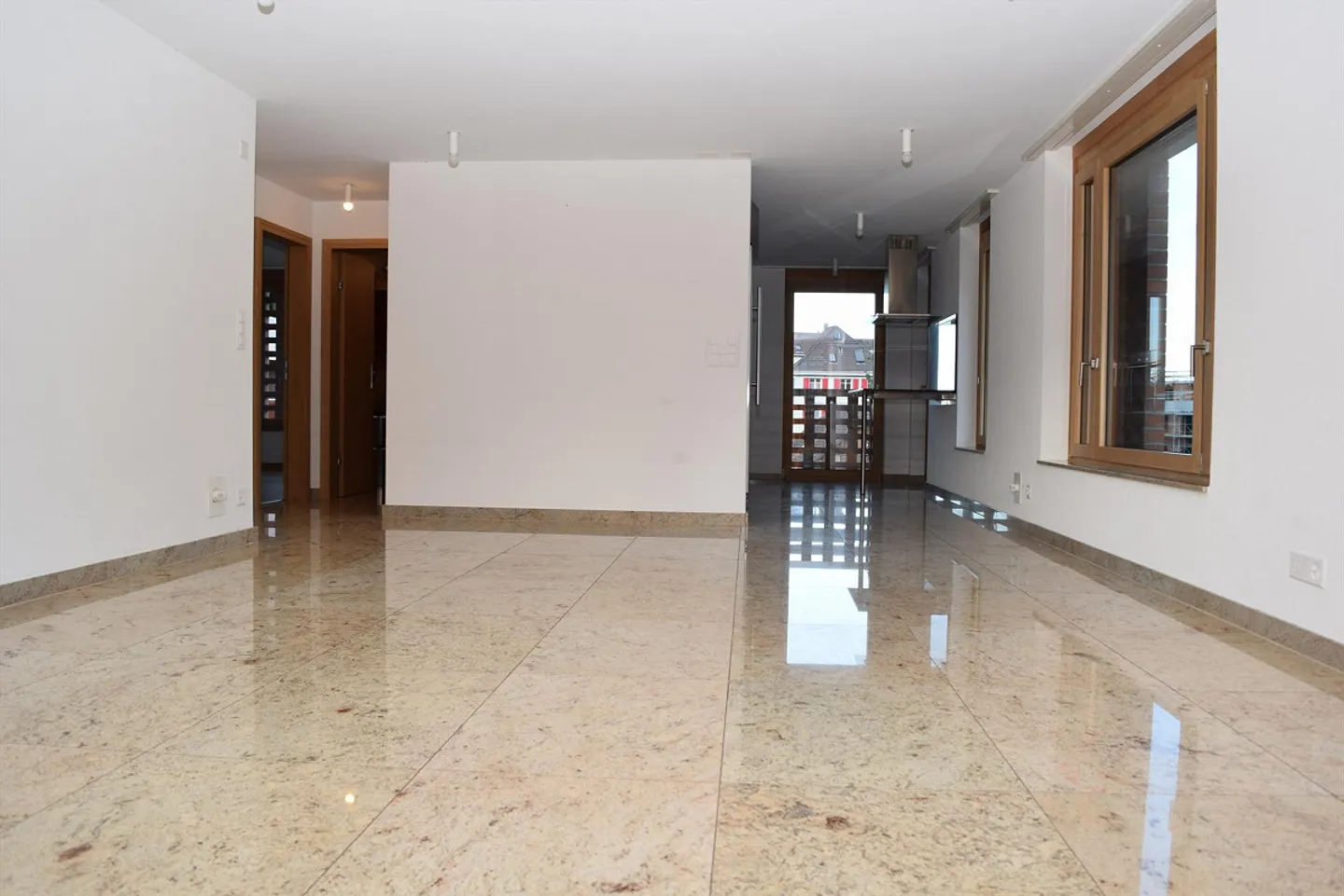 Appartement luxueux et spacieux dans un emplacement central à Thal - Photo 5 sur 18