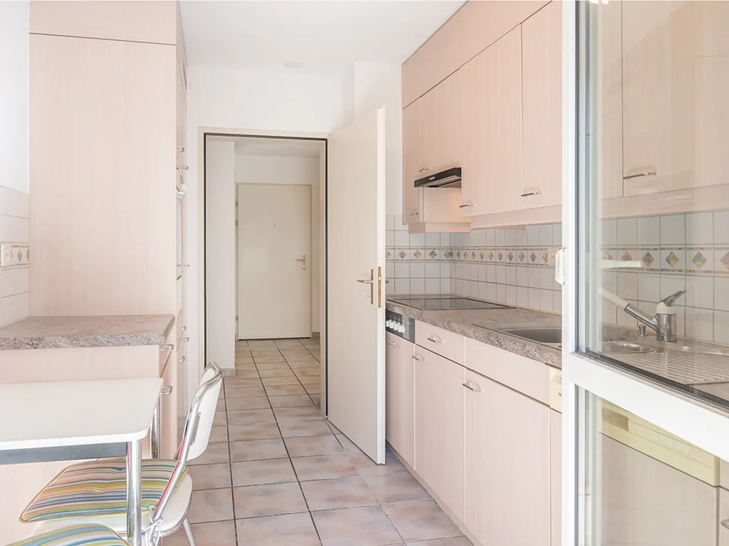 Oasis de bien-être lumineuse avec balcon et vue sur les Alpes - Photo 5 sur 11