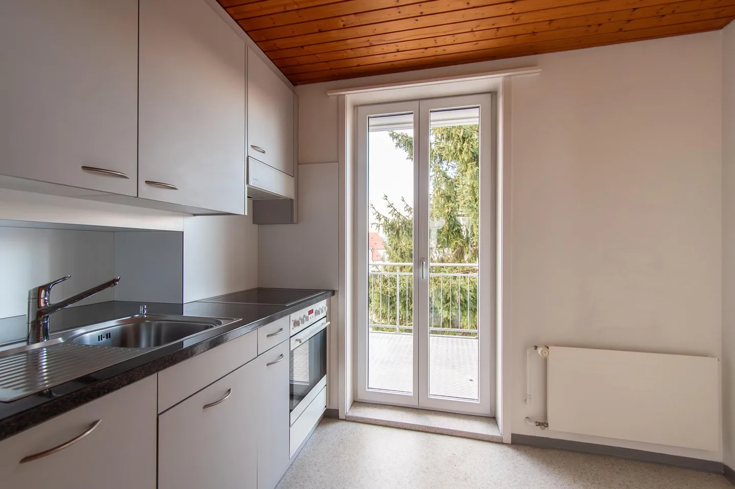 Gemütliche 4 Zimmer-Dachwohnung mit Balkon - Foto 4 von 12