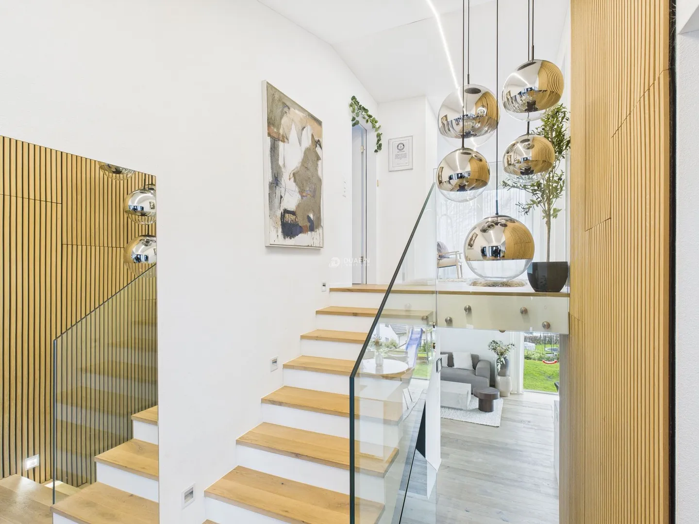 Modernes Einfamilienhaus mit hochwertiger Sanierung in Safenwil - Foto 2 von 19