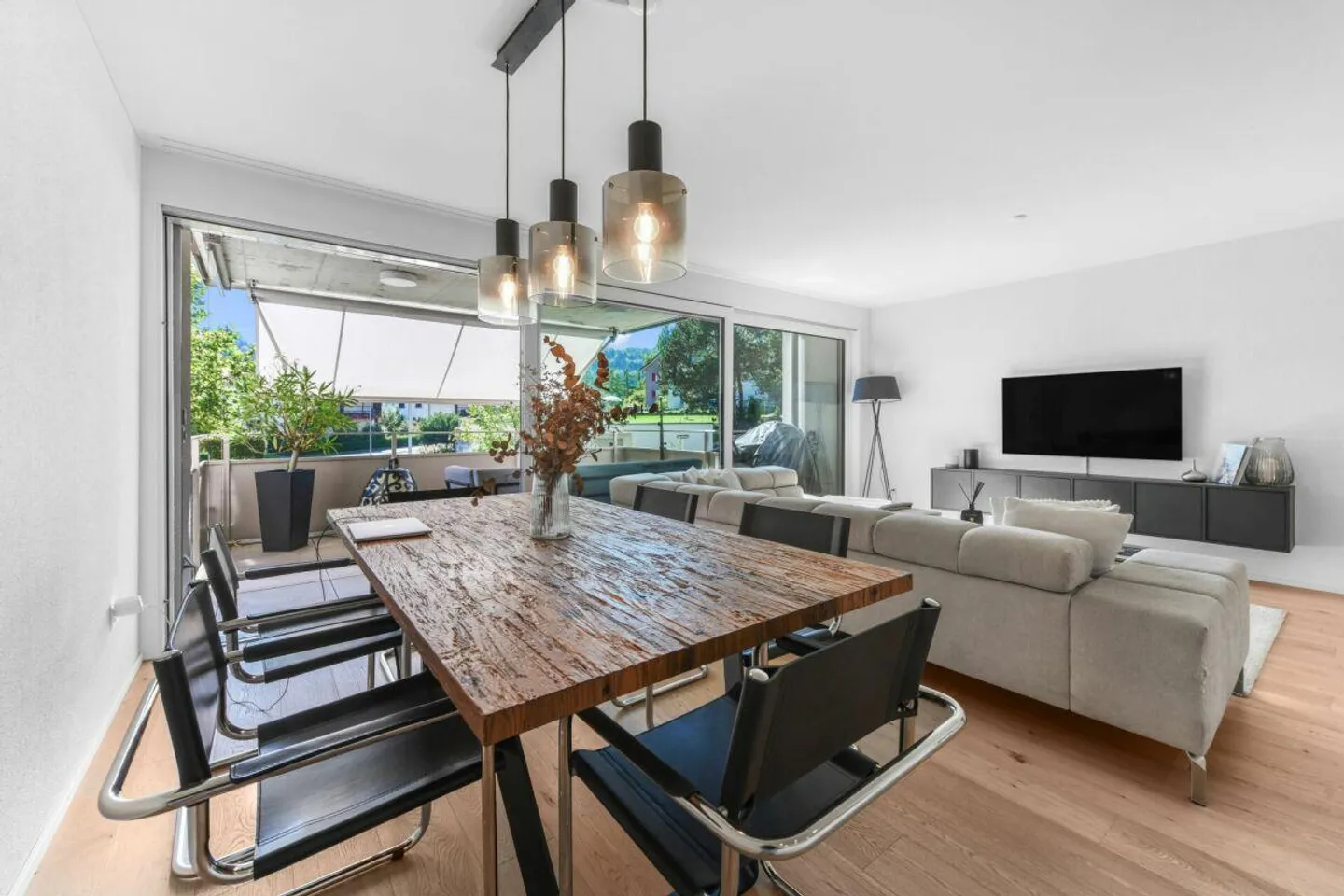 Modern Living in St. Gallen Winkeln - Stylish 3.5-Room Apartment in Prime Location - Photo 2 of 20