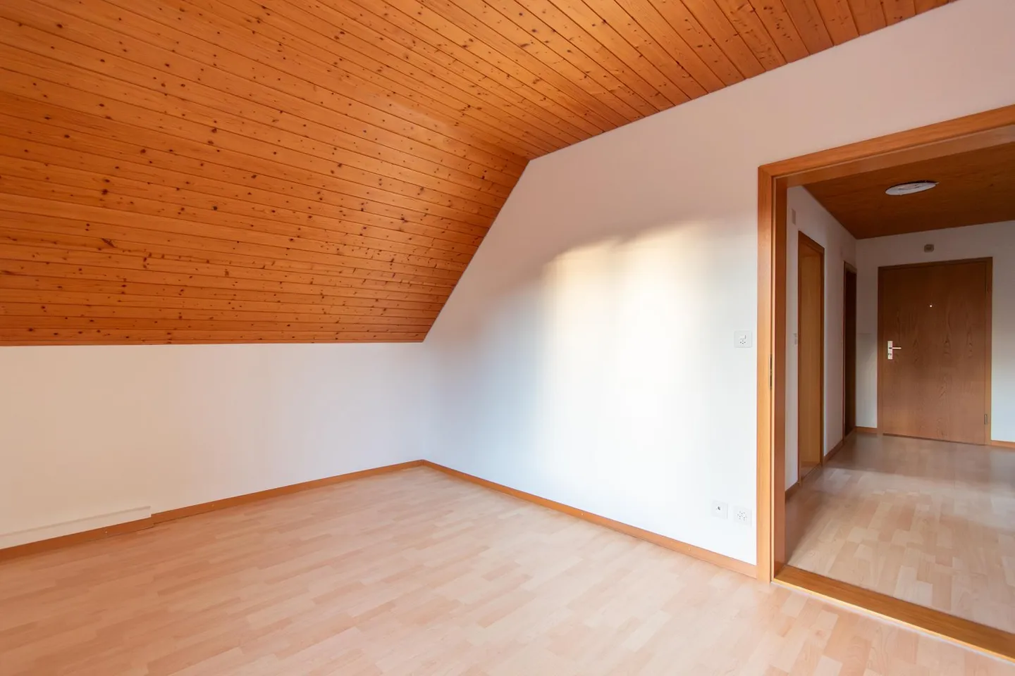 Gemütliche 4 Zimmer-Dachwohnung mit Balkon - Foto 12 von 12