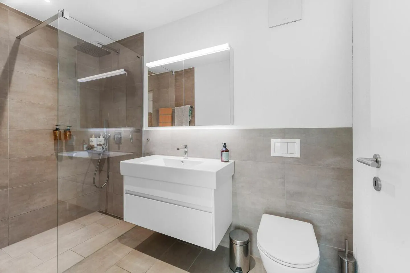 Modern Living in St. Gallen Winkeln - Stylish 3.5-Room Apartment in Prime Location - Photo 9 of 20