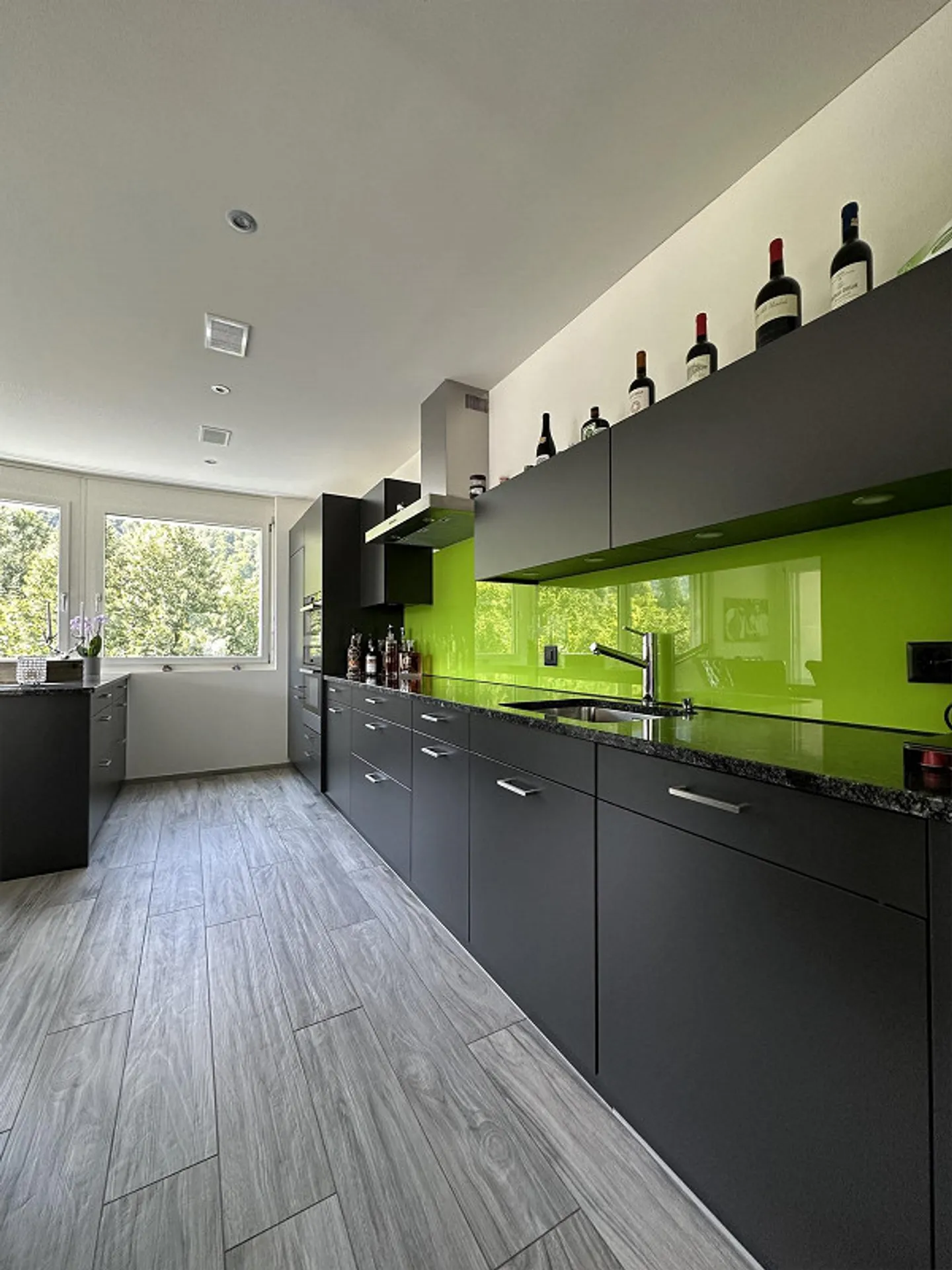 Stunning 3.5-room penthouse apartment in Netstal - Photo 3 of 24