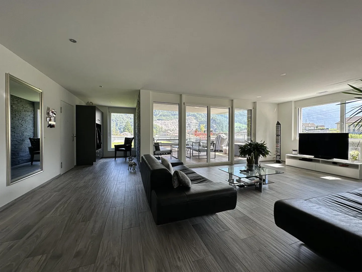 Stunning 3.5-room penthouse apartment in Netstal - Photo 10 of 24