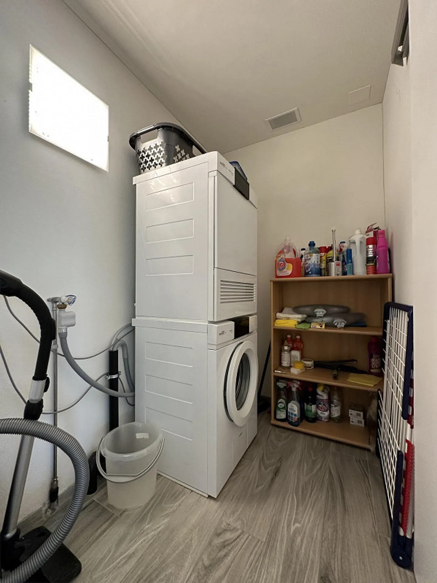 Stunning 3.5-room penthouse apartment in Netstal - Photo 12 of 24