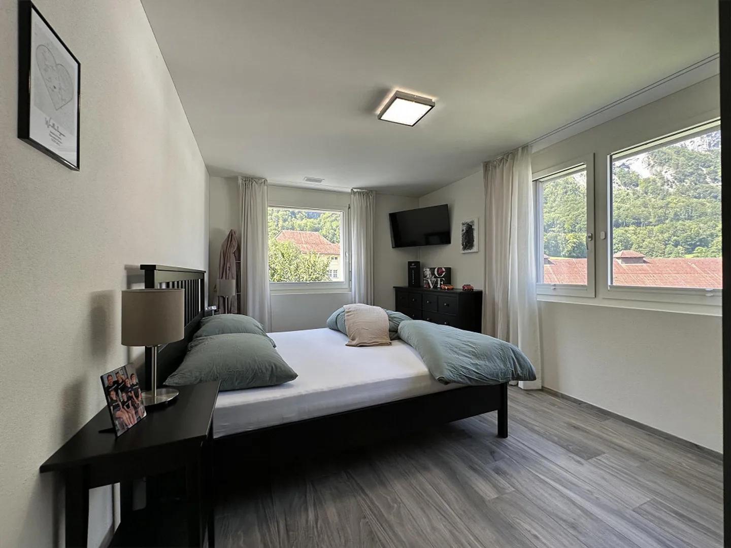 Stunning 3.5-room penthouse apartment in Netstal - Photo 16 of 24