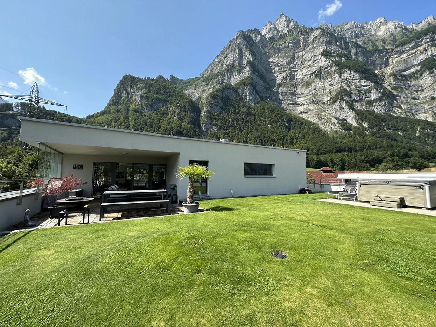 Stunning 3.5-room penthouse apartment in Netstal - Photo 24 of 24