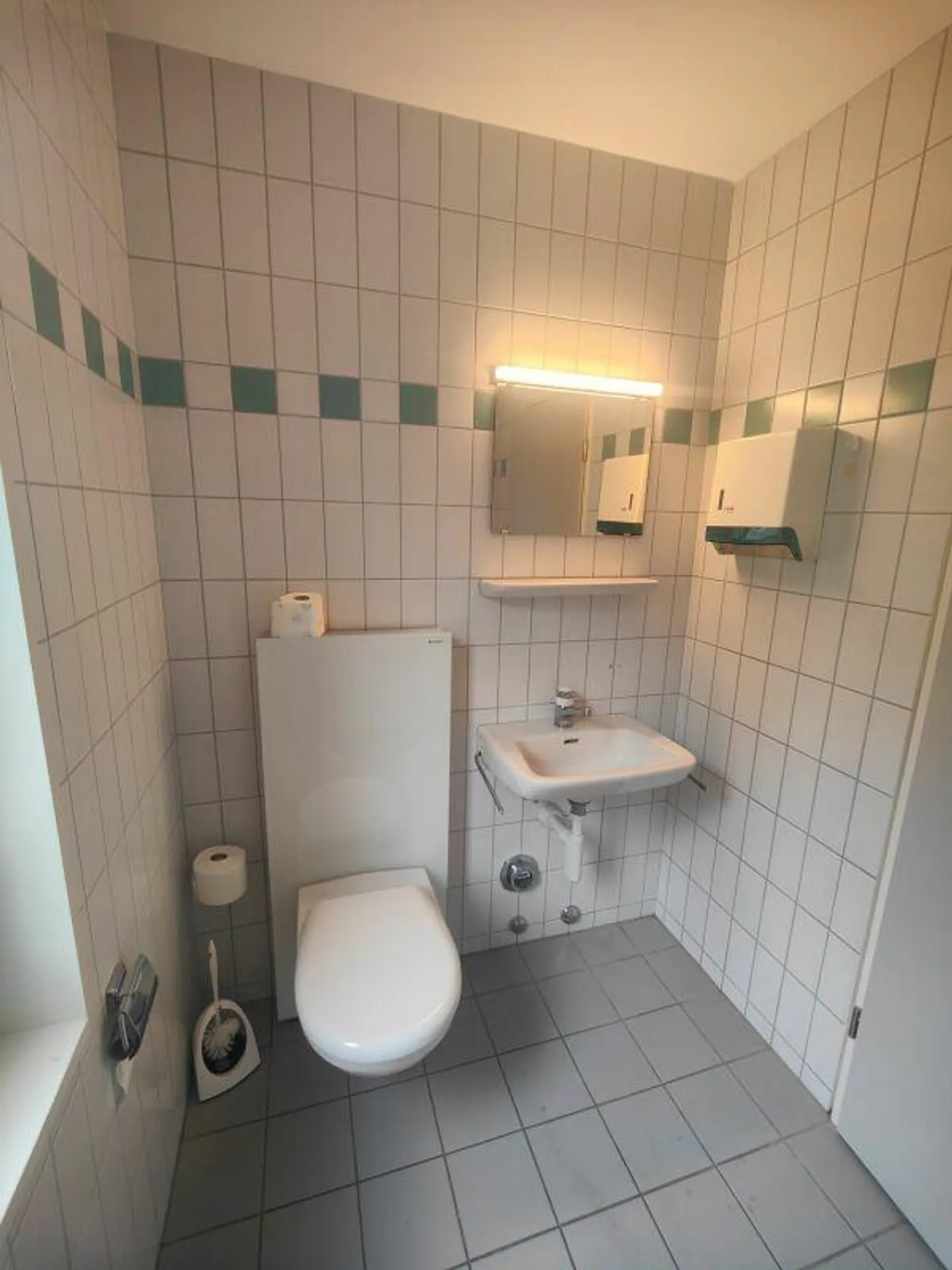 Praxisräume / Bürofläche zu vermieten - Foto 9 von 12