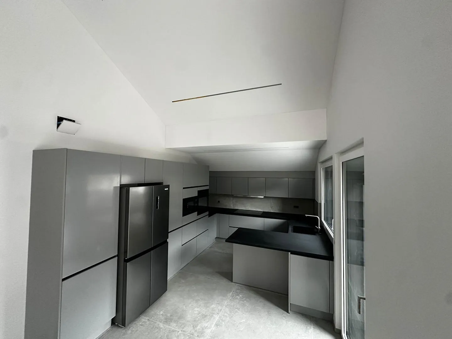 Newly created 4.5 room penthouse - Photo 9 of 16