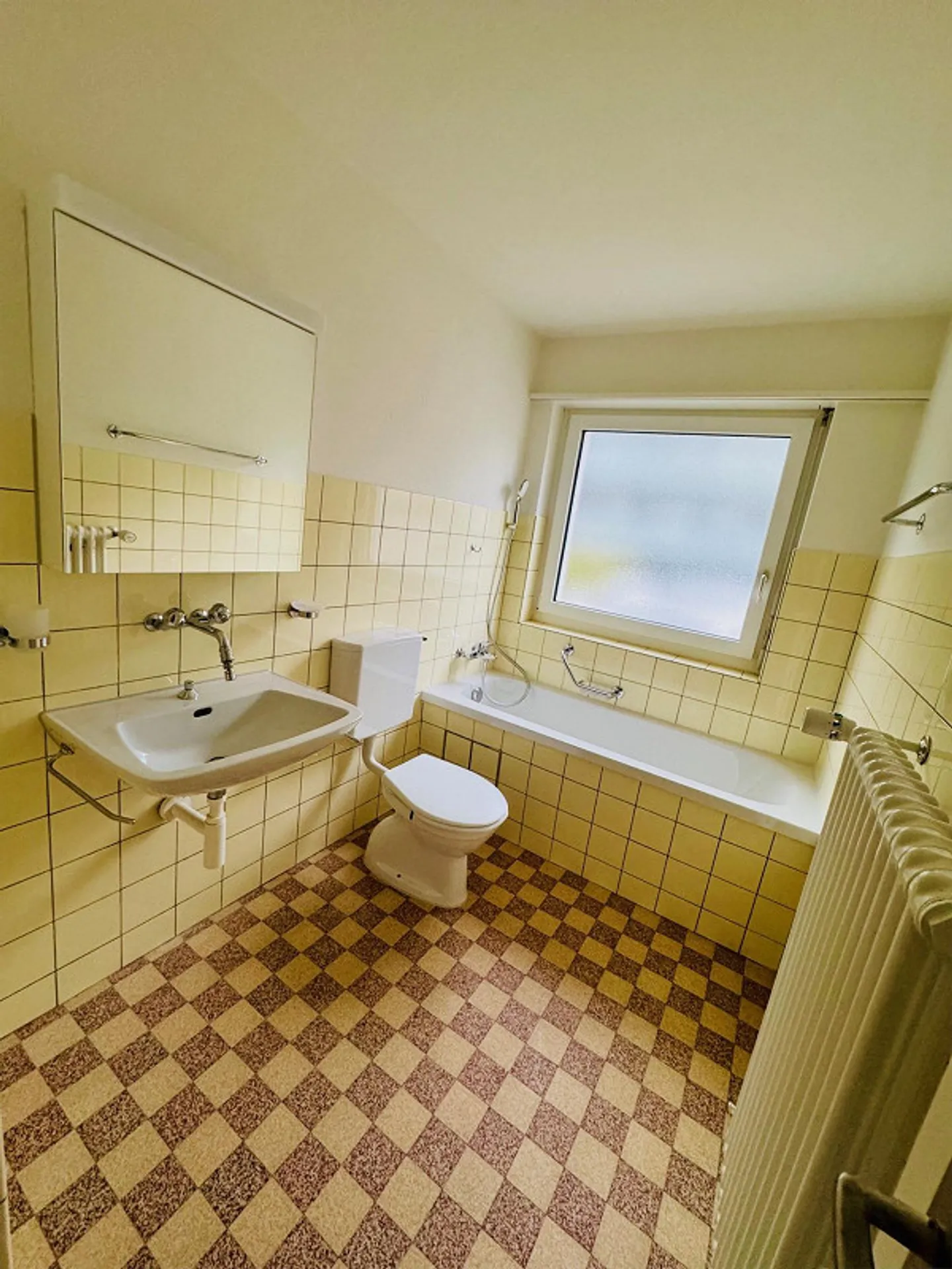 Centrally Located 3-Room Apartment with Balcony - Photo 3 of 9