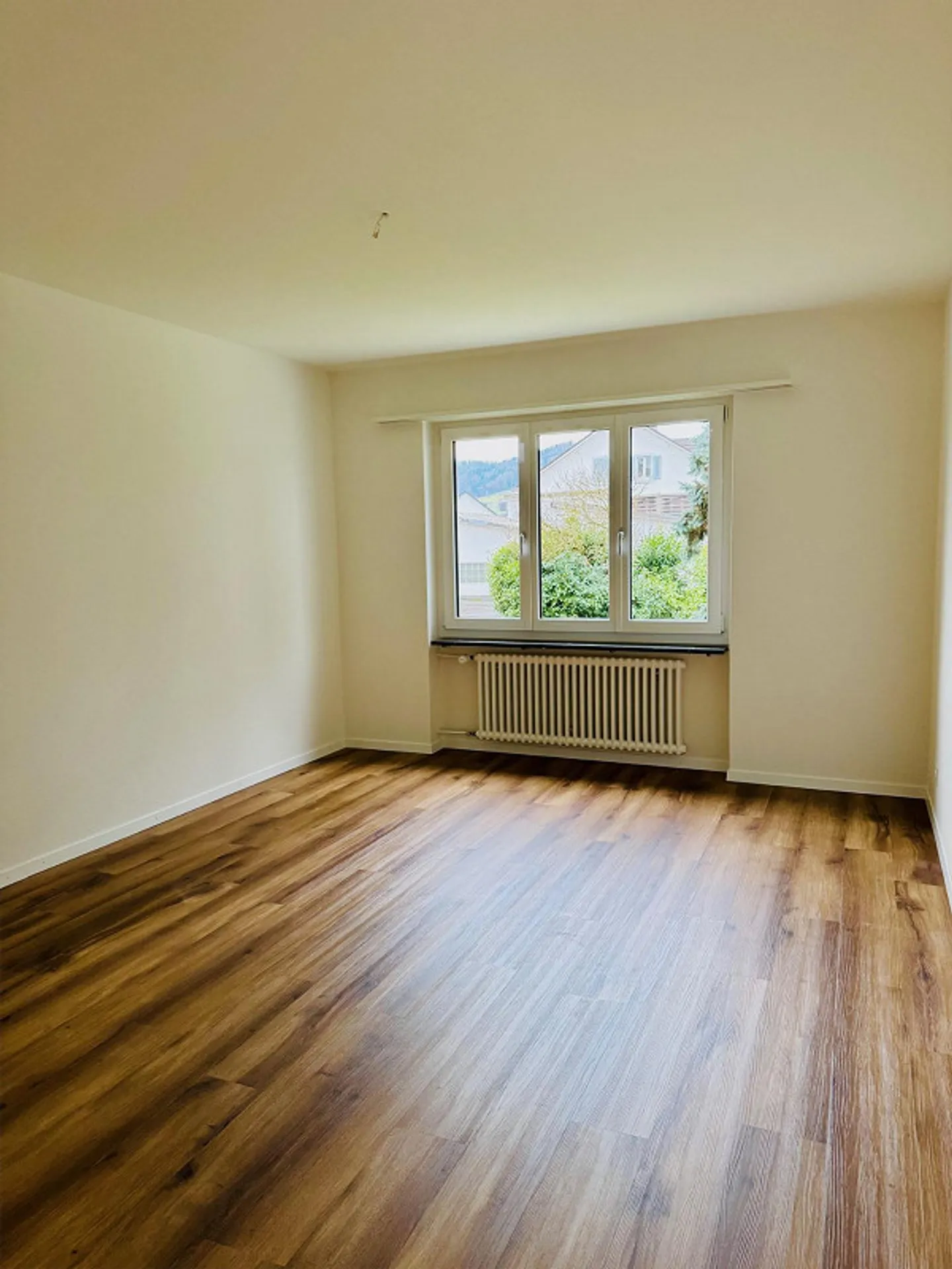 Centrally Located 3-Room Apartment with Balcony - Photo 7 of 9