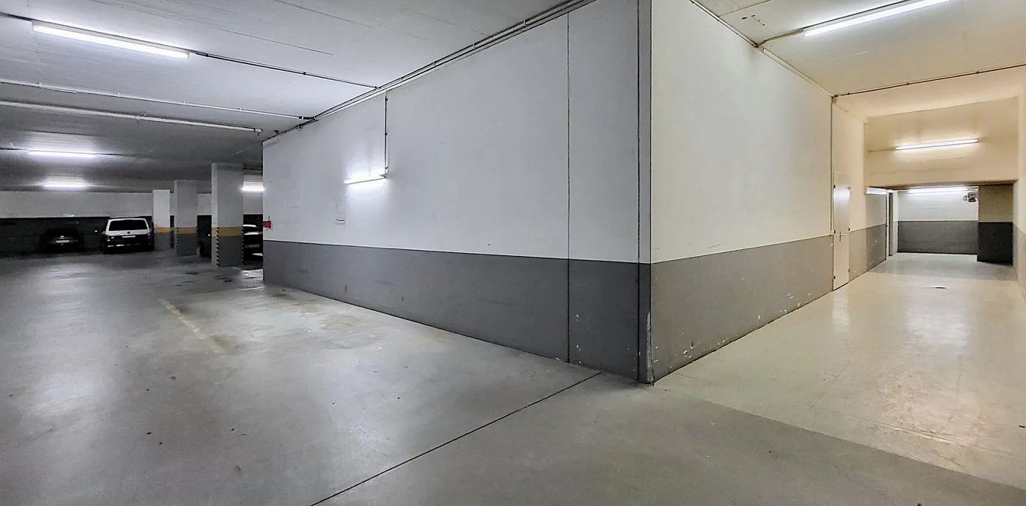 Opportunité - grand espace de stockage avec raccordement d'eau à Binz ! - Photo 4 sur 8