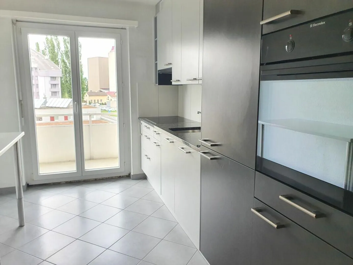 Appartamento ideale per famiglie e coppie in una posizione tranquilla - Foto 3 di 10