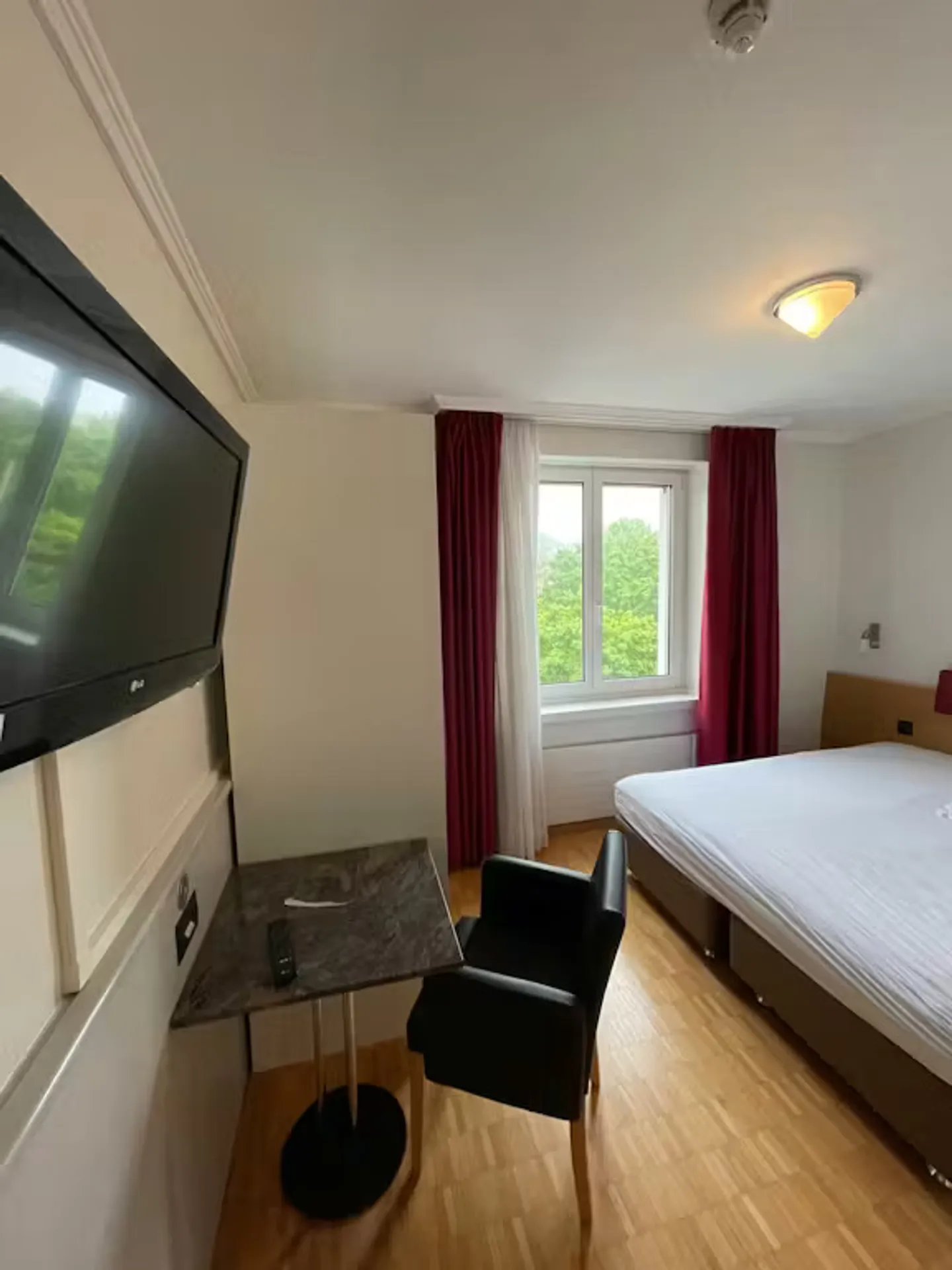 Charmante Wohnung in Zürich - Foto 2 von 9