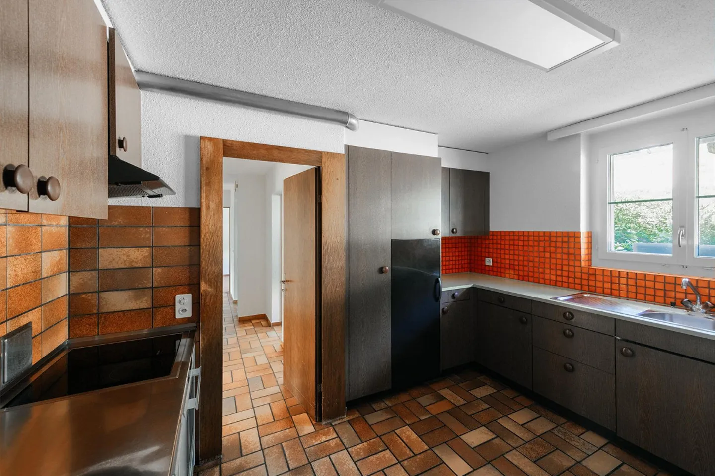Two-family house with extension and forest property - Photo 8 of 26