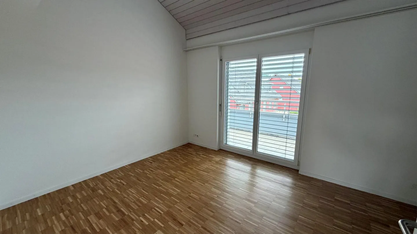 Modernes Attikawohnung in Töss - Foto 7 von 8