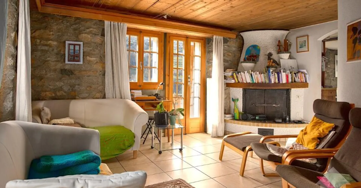 Chalet with character, 5.5 rooms, 180 m2, sunny location - Photo 1 of 11