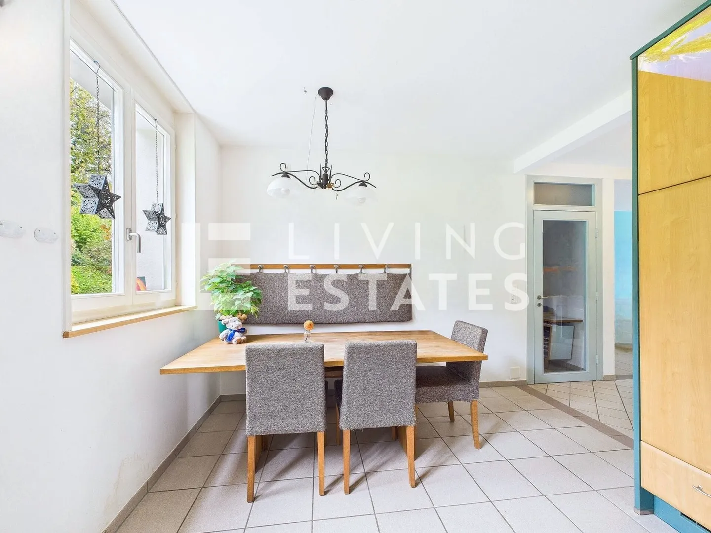 HAPPY FAMILY - Photo 4 of 13