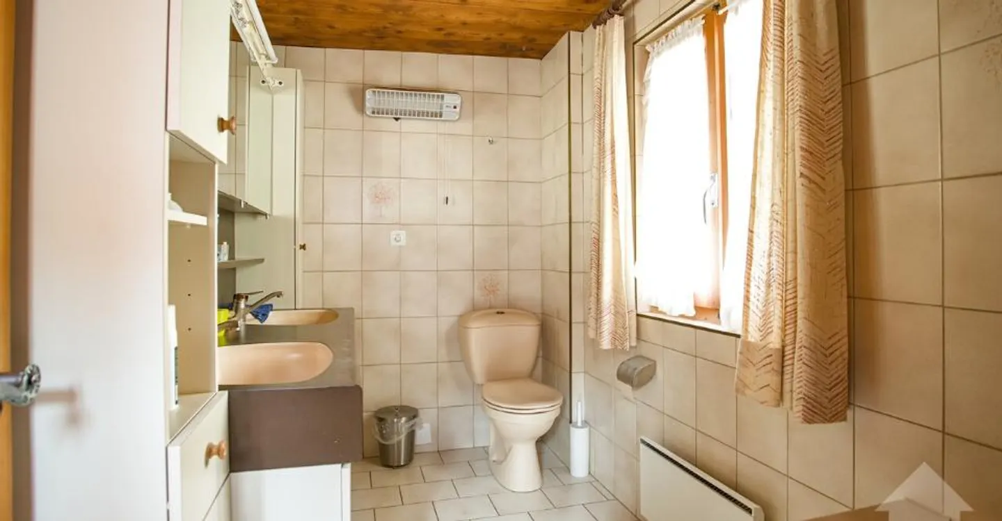 Chalet with character, 5.5 rooms, 180 m2, sunny location - Photo 8 of 11