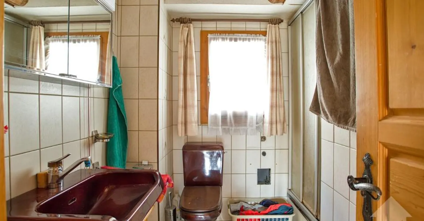 Chalet with character, 5.5 rooms, 180 m2, sunny location - Photo 9 of 11