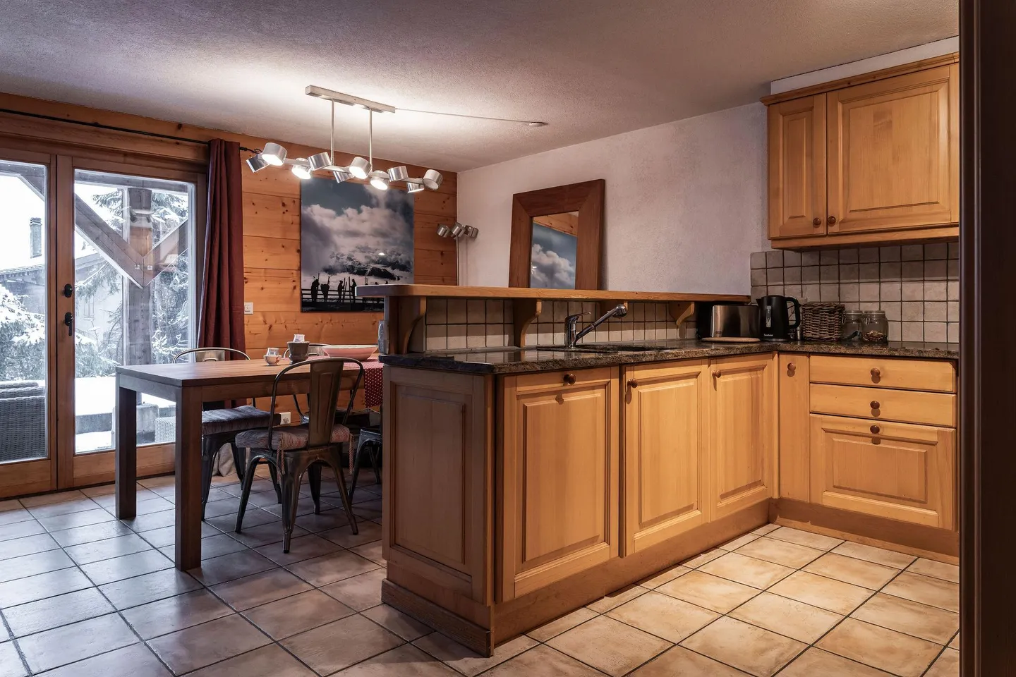 Comfortable ground floor apartment with garden and terrace. - Photo 5 of 12