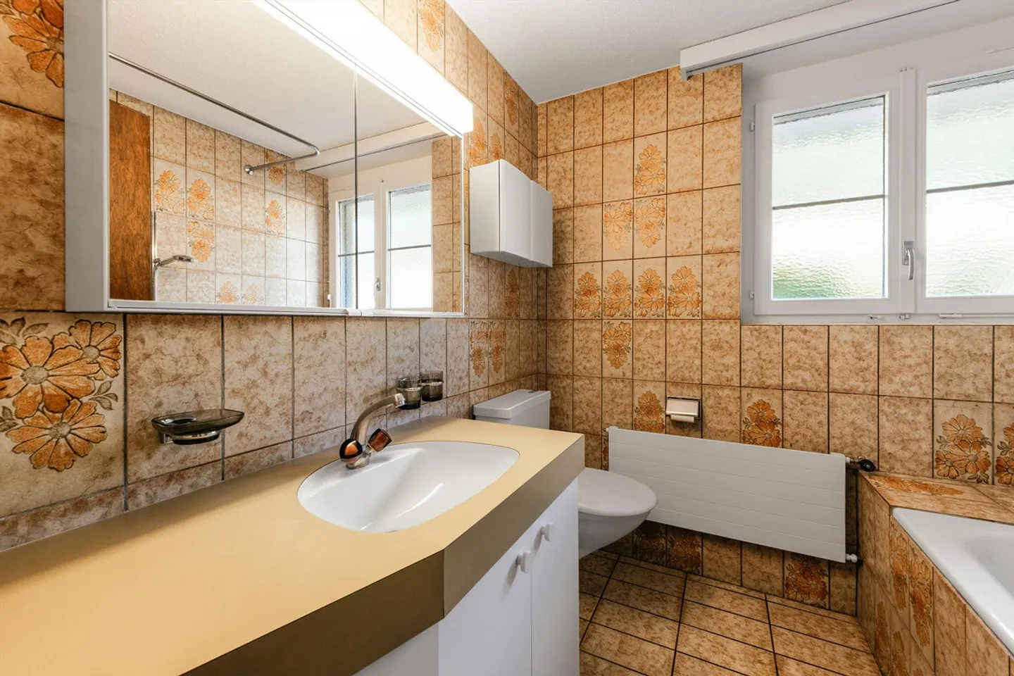 Two-family house with extension and forest property - Photo 10 of 26
