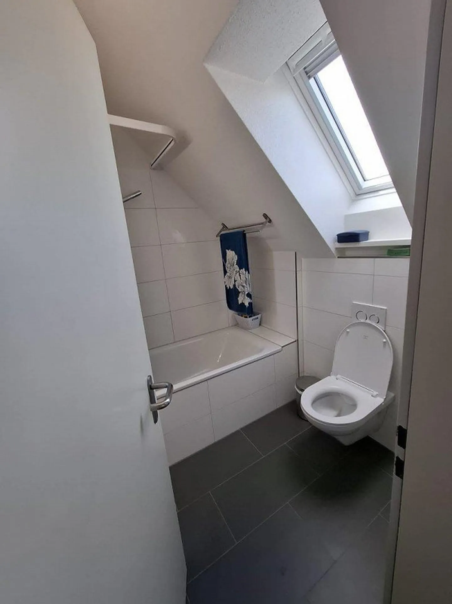 4 ½ Appartement en Attique à St. Gallen Centre à durée limitée - Photo 5 sur 11