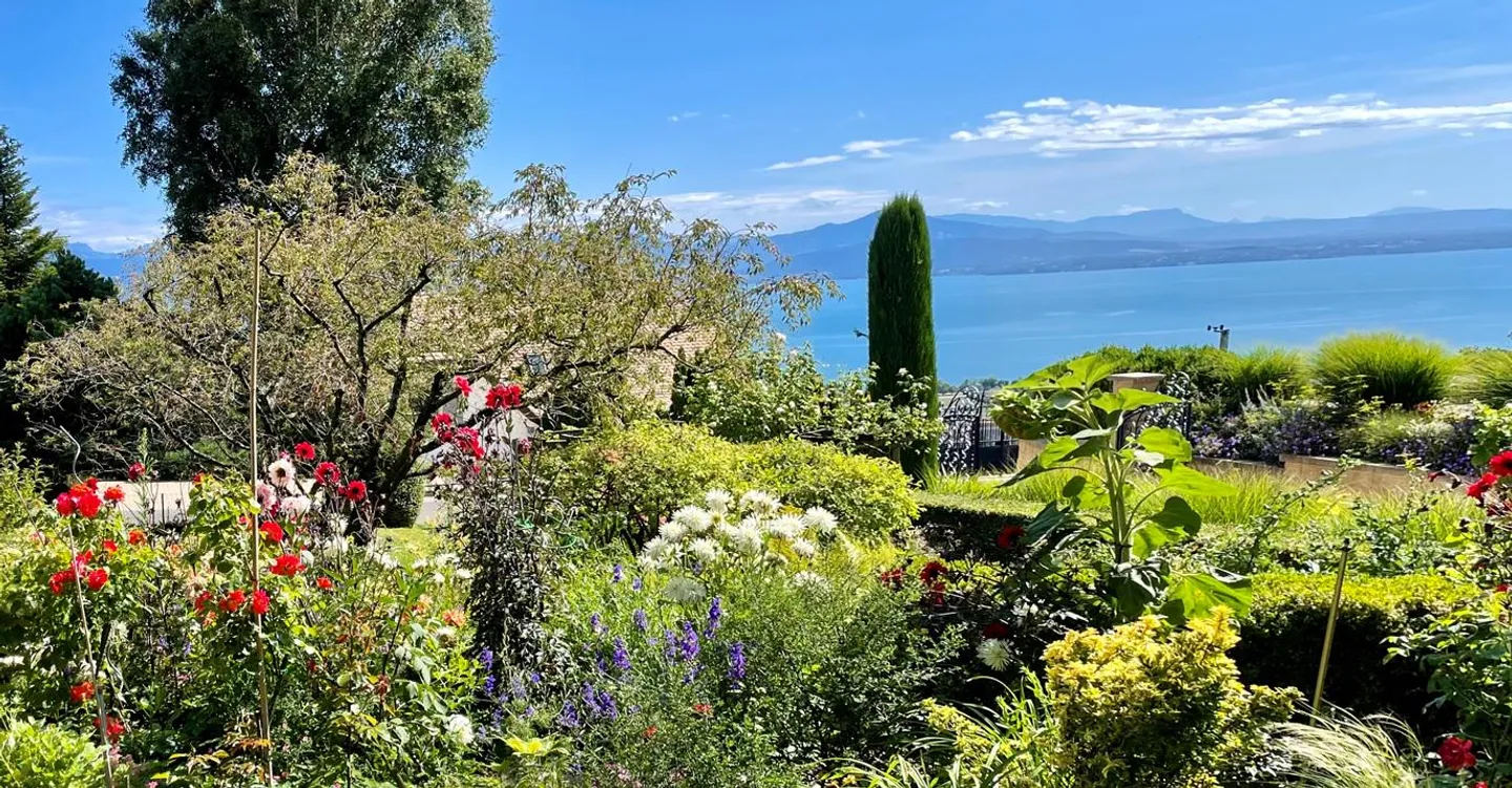 Wunderschöne möblierte Einzelvilla mit herrlichem Blick auf den See in Féchy - Foto 1 von 21