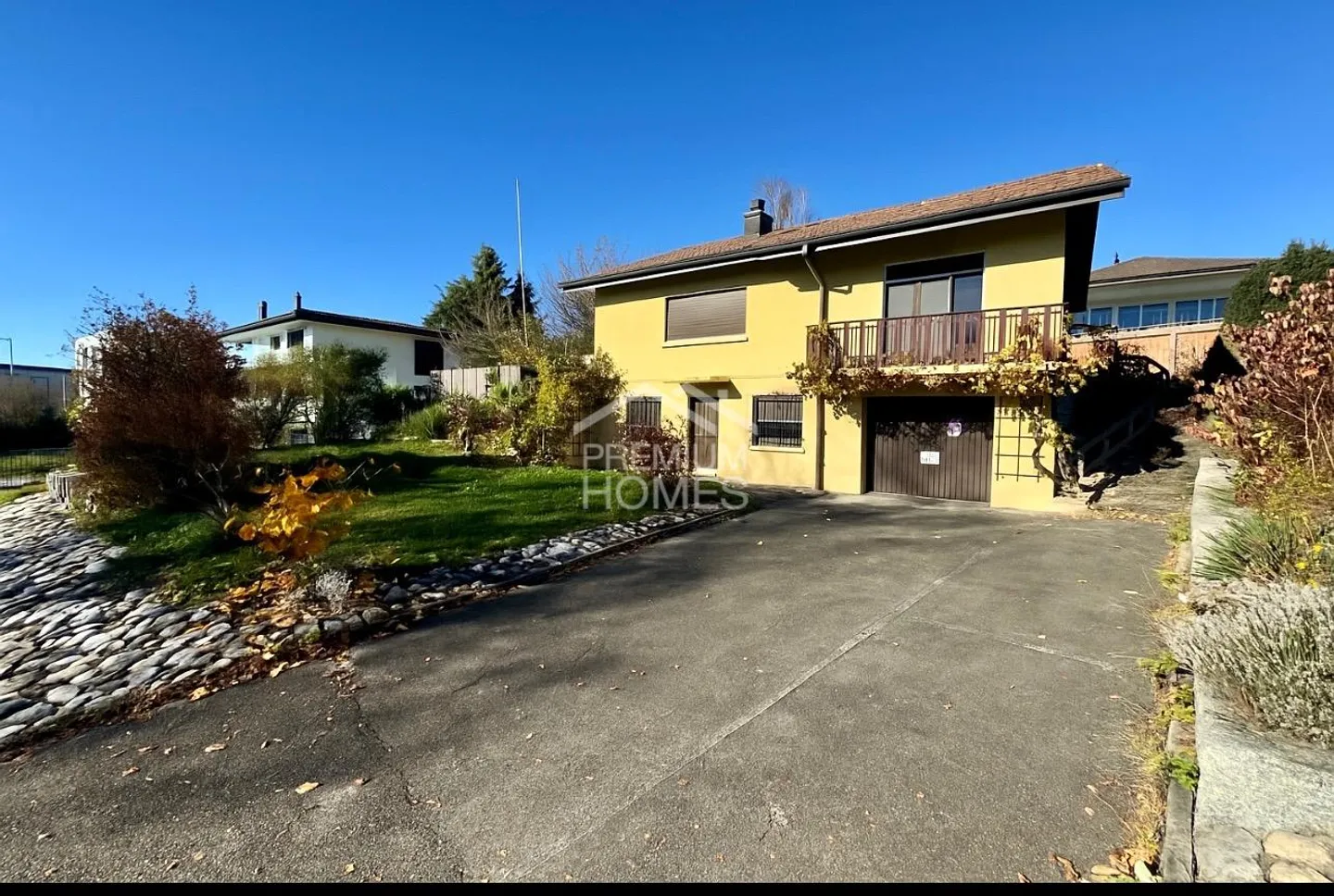 Single-family house with building permit and project - Photo 1 of 9