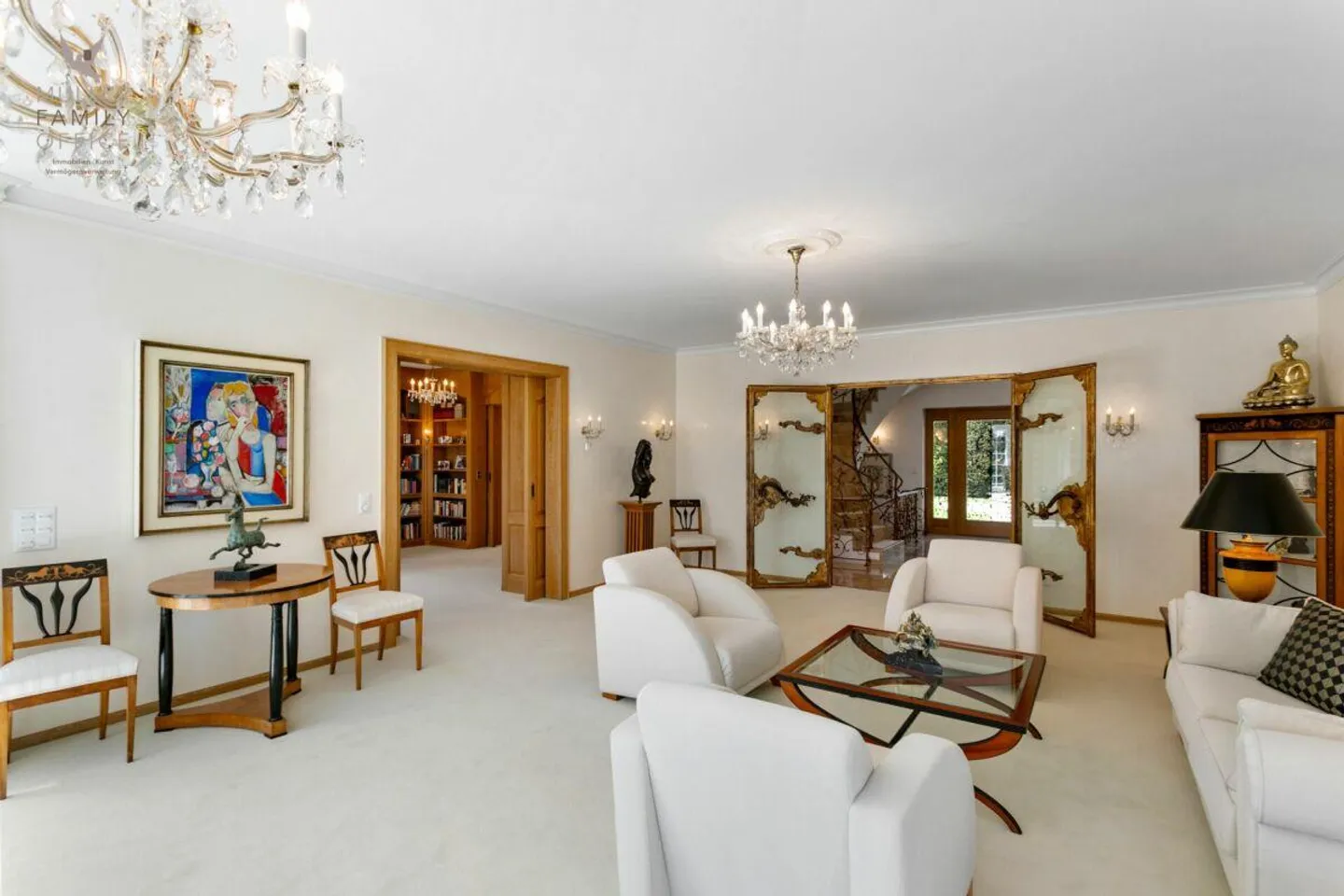 Elegant Villa with Private Garden - Photo 11 of 13