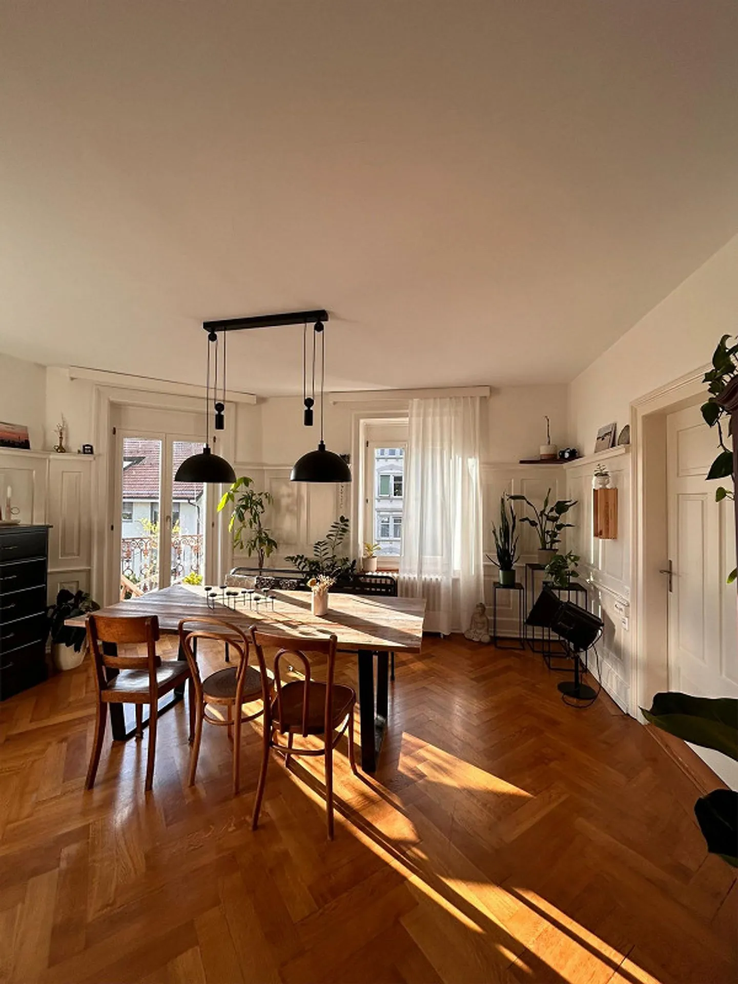 Charmante Altbauwohnung mit Balkonen - Foto 1 von 9