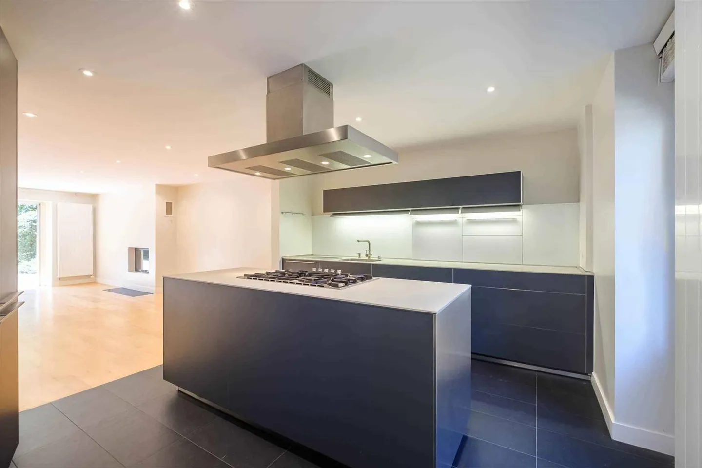 Wunderschönes Triplex mit 7 Zimmern und Garten - Foto 3 von 9